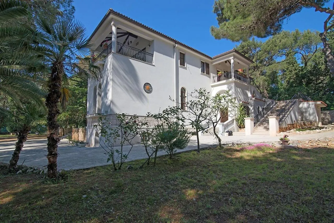 Apartments With A Parking Space Mali Losinj, Losinj - 19706