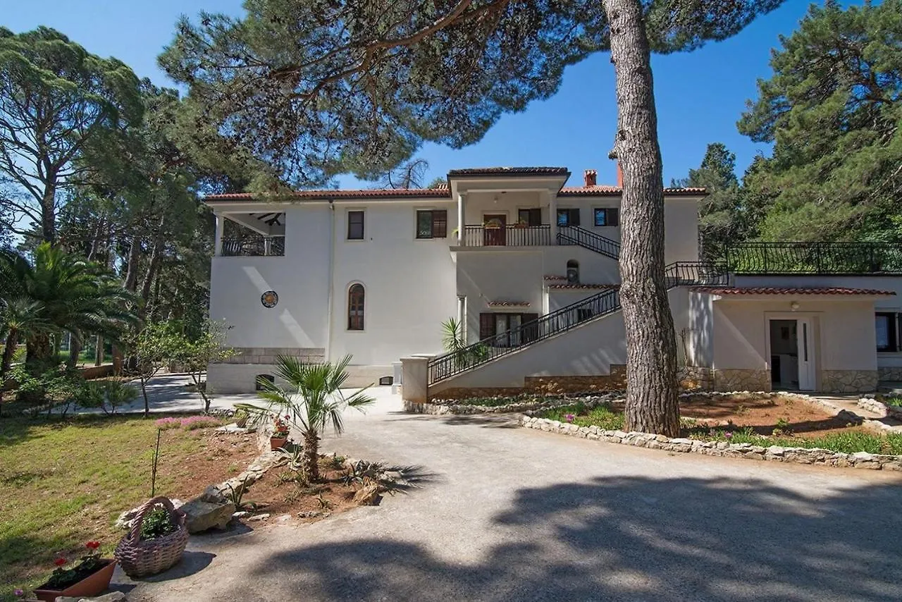 Apartments With A Parking Space Mali Losinj, Losinj - 19706