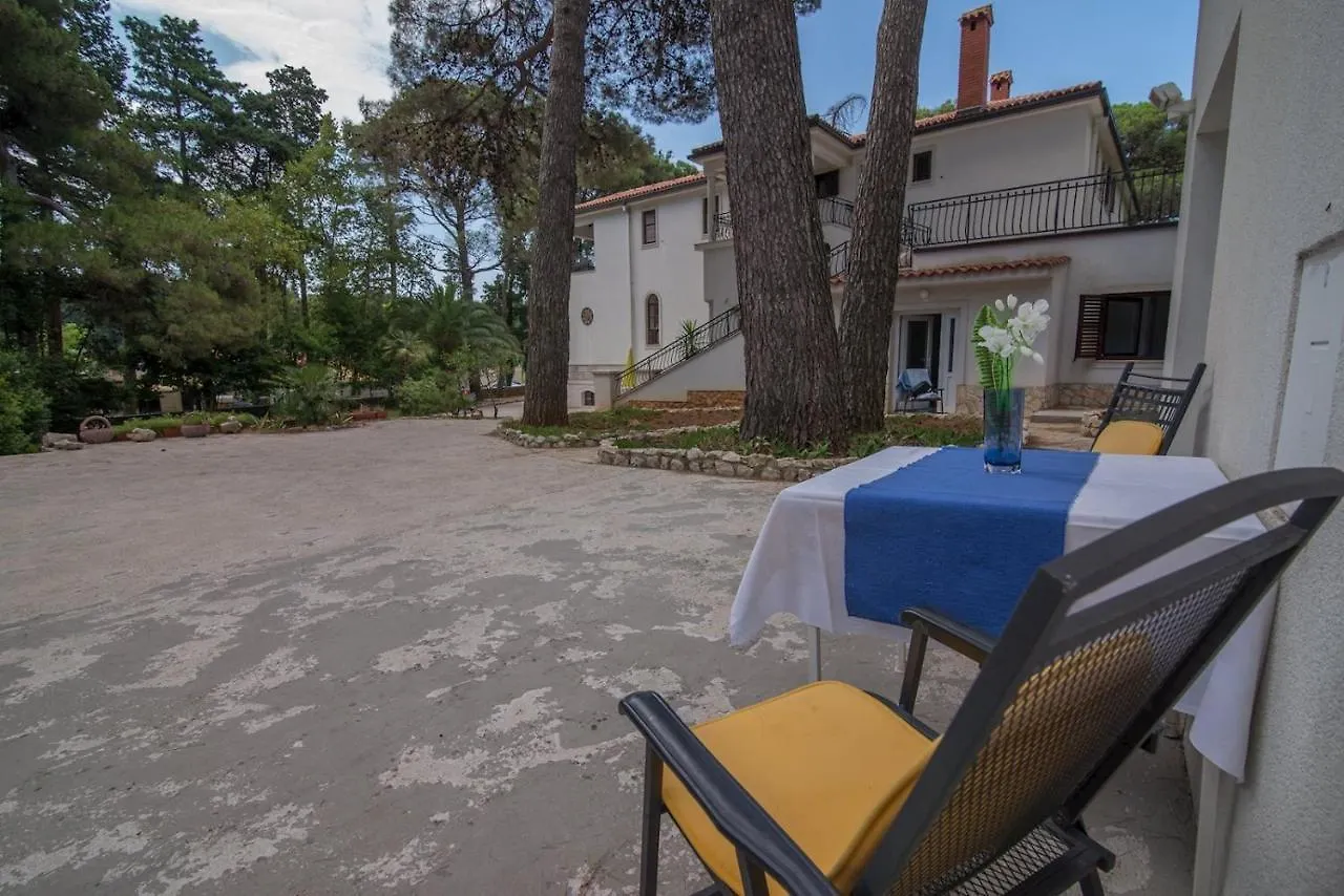 Apartments With A Parking Space Mali Losinj, Losinj - 19706